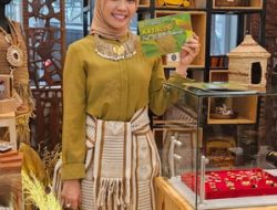 Persit Persatuan Istri Prajurit Kodam XVII/Cenderawasih Tampilkan Kreasi Tas Kulit Buaya untuk Program Persit Bisa