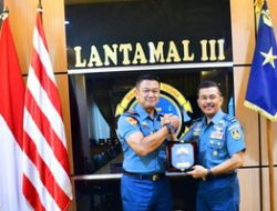 DANLANTAMAL III JAKARTA MENERIMA COURTESY CALL KADISPOTMARAL