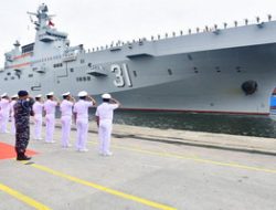 LANTAMAL III JAKARTA SAMBUT KEDATANGAN KAPAL PERANG ANGKATAN LAUT CHINA