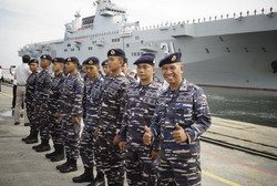 LANTAMAL III JAKARTA MELEPAS KEBERANGKATAN KAPAL PERANG ANGKATAN LAUT CHINA
