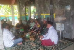 Polsek Jatisampurna Tingkatkan Silaturahmi dengan Warga melalui Sholat Jumat Keliling