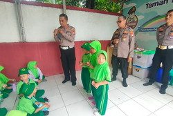 Kunjungan Siswa TK Islam Daarul Ilmi ke Taman Bacaan Kemala Polres Metro Bekasi Kota: Menumbuhkan Rasa Cinta Tanah Air dan Kepolisian