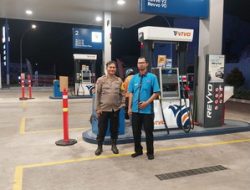 Bhabinkamtibmas Jatikramat Tingkatkan Keamanan Malam Hari dengan Patroli dan Himbauan Kamtibmas
