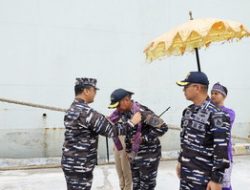 DANLANAL BANGKA BELITUNG PIMPIN MERFLUG KRI SEMARANG -594 DI PELABUHAN PELINDO II BELIYU