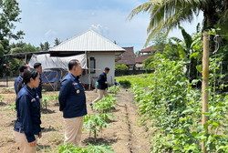 Kepala Zona Bakamla Tengah Pimpin Panen Jagung di Bali
