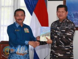 Ketum PPAL Luncurkan Buku  “Biak Numfor Mutiara Pasifik Dalam Sejarah ALRI”