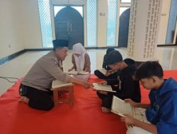 Bhabinkamtibmas Polsek Bekasi Barat Mengajar Mengaji Remaja Masjid Nurani Kranji