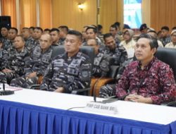 DANLANTAMAL III JAKARTA IKUTI PEMBERIAN PAKET LEBARAN TNI ANGKATAN LAUT 1446 H/2025 M