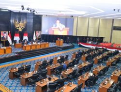 WADAN LANTAMAL III HADIRI RAPAT PARIPURNA