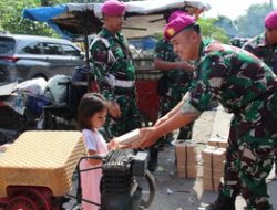 DANLANTAMAL III MENGAPRESIASI DAN TURUT MENDUKUNG PRAJURIT YONMARHANLAN III UNTUK PEDULI KEPADA WARGA SEKITAR