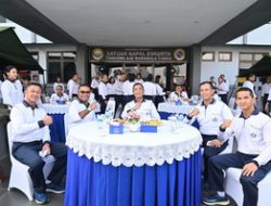 DANLANTAMAL III JAKARTA IKUTI OLAHRAGA BERSAMA PANGKOARMADA RI