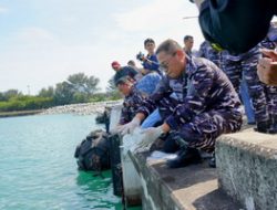 DANLANTAMAL III: PENYELUDUPAN BBL SENILAI MILYARAN TIDAK HANYA MELANGGAR HUKUM, TETAPI JUGA MERUGIKAN EKOSISTEM LAUT