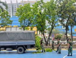 PEDULI LINGKUNGAN, PRAJURIT DAN PNS LANTAMAL III GOTONG ROYONG LAKSANAKAN AKSI BERSIH-BERSIH