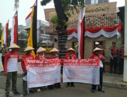 Tuntut Haknya, Mulyono Bin Ma’ruf Lakukan Aksi Demo depan Mabes Polri dan depan Gedung DPR – MPR RI