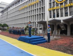 TOREHKAN PRESTASI, TIM SATSIK LANTAMAL III TERIMA PENGHARGAAN DARI DANLANTAMAL