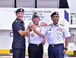 Bakamla RI Sambut Kedatangan Kapal Patroli SPCG di Jakarta