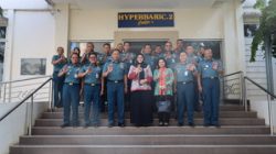 JAGA KESEHATAN TUBUH, DANLANTAMAL III MELAKSANAKAN TERAPI OKSIGEN HIPERBARIK
