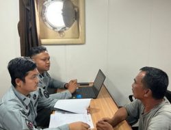 Bakamla RI Selamatkan Kapal Mati Mesin di Tengah Cuaca Buruk